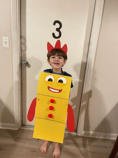 Homemade felt number blocks costume! Number 3 Number Blocks Halloween Costume, Number Blocks Costume, Math Day, Maths Day, Number Blocks, Kid Halloween, Box Costumes, Numbers For Kids, Holiday Costumes