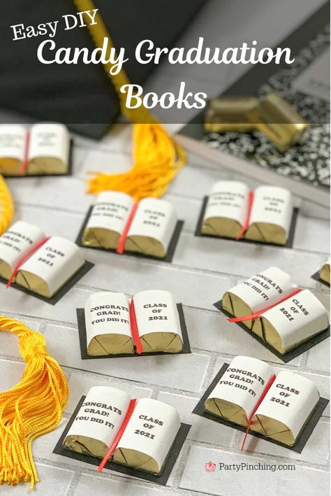 College Graduation Party Decor Ideas, Graduation Party Book Theme, Class Party Decoration Ideas, Elementary Graduation Party Ideas, 2025 Graduation Ideas, Open House Outfit Ideas, 2024 Graduation Party Ideas, Senior Tables, Cute Graduation Party Ideas