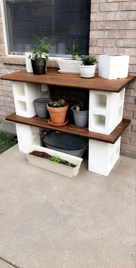 Cinder Blocks Diy, Cinder Block Furniture, Cinder Block Garden, Cinder Blocks, Diy Blocks, Cinder Block, Backyard Diy Projects, Garden Yard Ideas, Backyard Projects