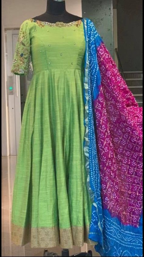 Bandini Dupatta, Raw Silk Anarkali, Silk Anarkali Gown, Desinger Dresses, Floral Blouse Designs, Silk Dress Design, New Dress Collection, Raw Silk Dress, Silk Kurti Designs