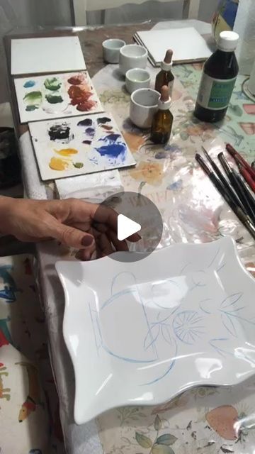 Porcelain Painting Techniques, China Painting Porcelain, Video Art, Painting Art Lesson, China Painting, Porcelain Art, Art Lesson, China Porcelain, Porcelain Painting