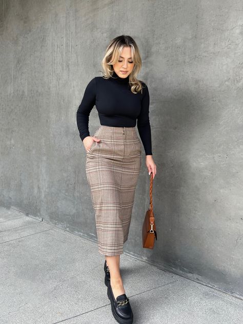 Perfect Study Brown Plaid … curated on LTK Brown Plaid Skirt Outfit, Midi Skirt Fall Outfit, Holiday Outfits Thanksgiving, Loafers Women Outfit, Midi Skirt Fall, Plaid Skirt Outfit, Loafers Outfit, Skirt Outfits Fall, Midi Skirt Outfit