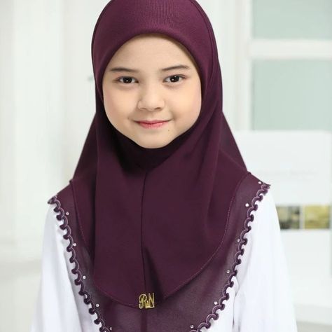 Malaysian Hijab Style, Malaysian Hijab, Hijab Abaya, Style Tutorial, New Kurti Designs, New Kurti, Hijab Style Tutorial, Hijab Scarf, April 20