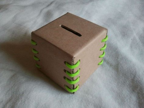 #Coin #Bank #Storage | Made with #cardboard | #instructables Piggy Bank Diy, Money Saving Jar, Savings Jar, Instruções Origami, Diy Money, Money Bank, Diy Cardboard, Coin Bank, Cardboard Crafts