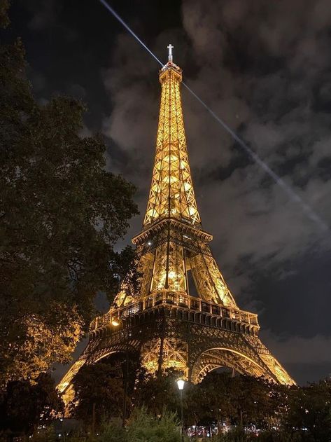 Tour Eiffel Aesthetic, A Day In Paris, Eiffel Tower Photography, France Eiffel Tower, France Aesthetic, Paris Dream, Paris Wallpaper, Paris Pictures, Paris Photography