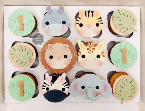 Jungle Theme Cupcakes, Cute Animal Faces, Jungle Cupcakes, Cupcakes Cute, Safari Cupcakes, 1st Birthday Cupcakes, Boys First Birthday Cake, Jungle Theme Birthday Party, Theme Cupcakes