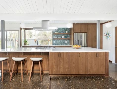 Top 10 Timeless Mid-Century Kitchen Design Features Mid Century Island Kitchen, Midcentury Galley Kitchen, Kitchen With Post In Island, Midcentury Modern Kitchen Cabinets, 60s Farmhouse, Midcentury Kitchen Remodel, Mid Century Modern Kitchen Renovation, Mid Century Modern Kitchen Cabinets, Traditional Mid Century Modern