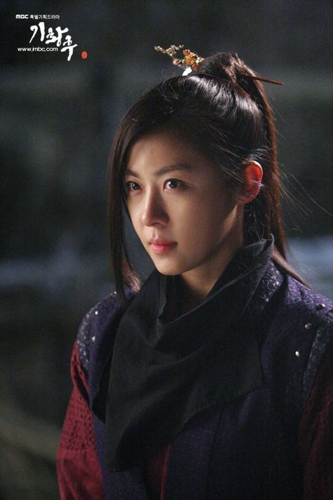 Empress Ki The King 2 Hearts, Historical Korean Drama, Female Detective, Ancient Dress, Singer Fashion, Girl Drama, Ha Ji Won, Warrior Girl, Korean Star