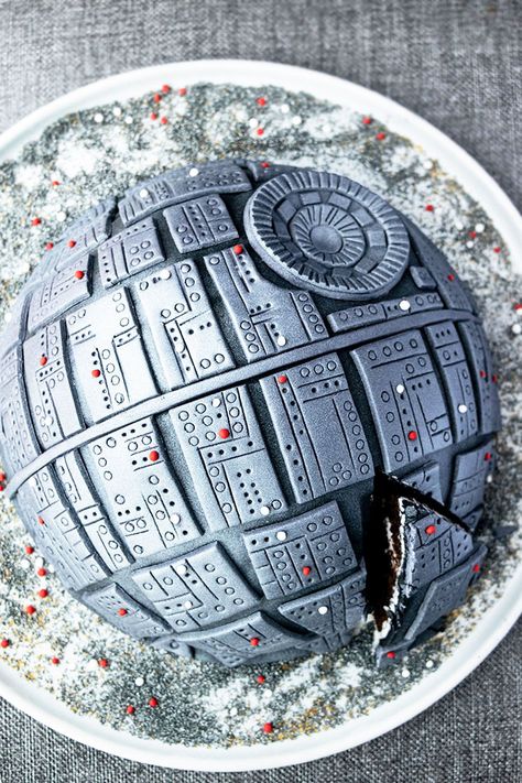 Easy Star Wars Cake, Star Wars Cake Diy, Star Wars Torte, Star Wars Cake Toppers, Star Wars Birthday Cake, Star Wars Food, Star Cake, Marshmallow Fondant, Star Wars Cake