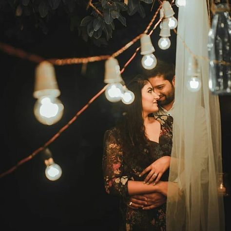 This simple and romantic #prewedding shoot under night sky and fairy lights is major goals! . Credits @oragraphy . Follow @wed.book for… Night Pre Wedding Photography, Night Pre Wedding Shoot, Night Time Engagement Photos, Night Prewedding Photography, Night Shoot Ideas, Night Wedding Photography, Night Photoshoot, Prewedding Shoot, Pre Wedding Shoot Ideas