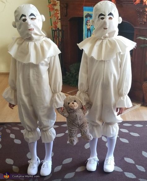 Conjoined Twins Costume, Twin Costumes Adult, Evil Twins Costume, Twins Costume Ideas, Miss Peregrine Costume, Scary Twin Halloween Costumes, Creepy Twins Costumes, Scary Wind Up Doll Costume Kids, Twin Costume Ideas