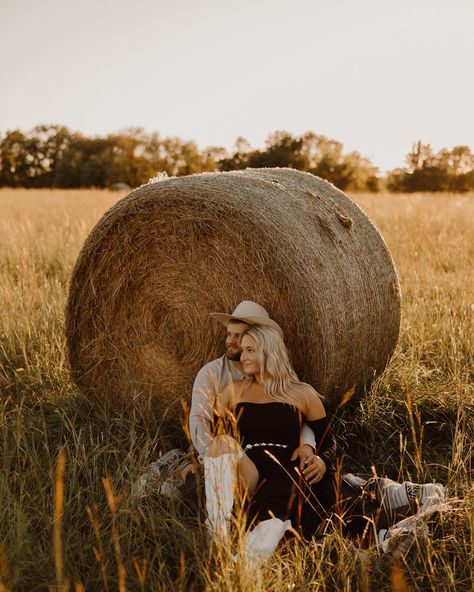 See you at the altar cowboy ✨ #westernstyle #westernphotography #westernphotographer #westernwedding #countrylife #countrycouples #countrycouple #countrywedding #engagementphotography #westernengagement #westernphotoshoot #westernphoto #oklahomaphotographer #weddingphotographer #oklahomaweddingphotographer Hay Bale Engagement Photos, Haybale Photoshoot, Cowboy Engagement Pictures, Hay Bale Photoshoot, Western Engagement Pictures, Western Couple Photoshoot, Western Photo Shoots, Western Engagement, Western Photo