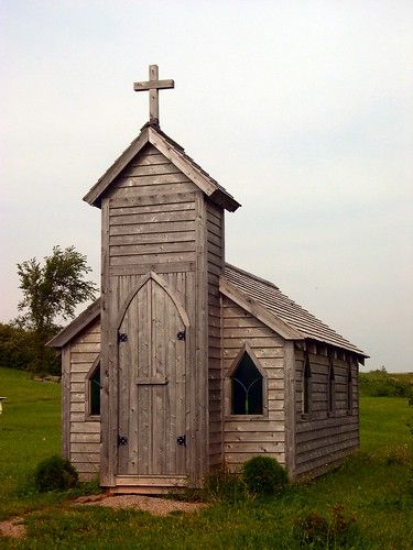 Tiny Church | This tiny church in in the yard near the chair… | Flickr Caves Photography, Norway Aurora, Iceland Hotels, Chapel In The Woods, Wooden Church, Ice Caves, Abandoned Churches, Country Churches, Old Country Churches