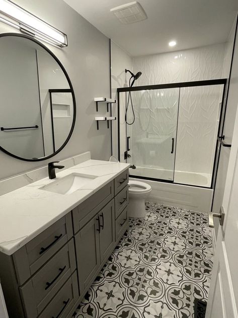 Transform your bathroom into a luxurious oasis with these 4 fresh and trendy design ideas for 2023. From sleek and modern to rustic and cozy, we've got inspiration to suit any style Best Bathroom Flooring, Patterned Bathroom Tiles, Gray And White Bathroom, Winter Retreat, Bathroom Redesign, Bathroom Design Decor, Bathroom Remodel Designs, Bathroom Inspiration Decor, Upstairs Bathrooms