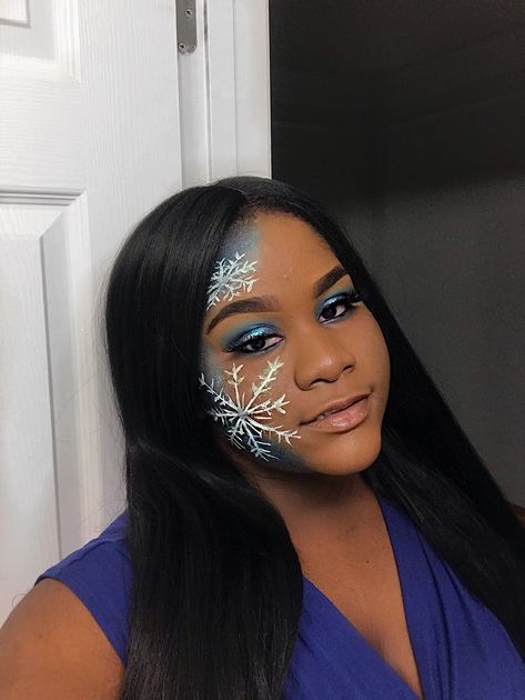 Winter Wonderland Makeup, Snow Queen Makeup Halloween, Snow Makeup Looks, Winter Frost Makeup, Snowflakes Makeup, I’m Cold Makeup, Snowflake Eye Makeup, Makeup Snowflake, Snowflake Makeup