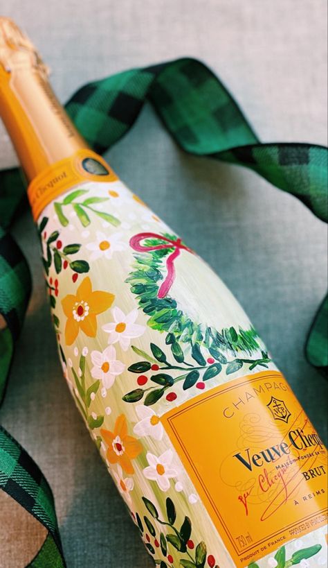 Holiday Painted Champagne Bottle, Painted Champagne Bottle New Years, Painted Christmas Champagne Bottle, Prosecco Bottle Painting, Christmas Wine Bottle Painting, Christmas Painted Bottles, Prosecco Painting, Bottle Painting Christmas, Christmas Champagne Bottle