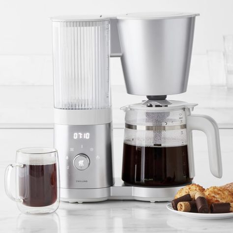 William Sonoma Recipes, Coffee Aroma, Drip Coffee Makers, Coffee Bean Grinder, Best Coffee Maker, Home Coffee Bar, Briar Rose, Glass Carafe, Specialty Coffee