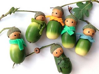 DIY : how to make these cute acorn dolls | Flickr - Photo Sharing! Acorn Crafts, Fall Crafts Diy, Autumn Crafts, Craft Tutorial, Nature Crafts, Peg Dolls, Diy Doll, Fall Crafts, Kids Crafts