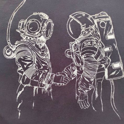 Deep Sea Diver And Astronaut, Astronaut X Diver, Astronaut And Scuba Diver Tattoo, Steampunk Astronaut, Astronaut And Diver, Trippy Tattoo Ideas, Trippy Tattoo, Astronaut Drawing, Astronaut Tattoo