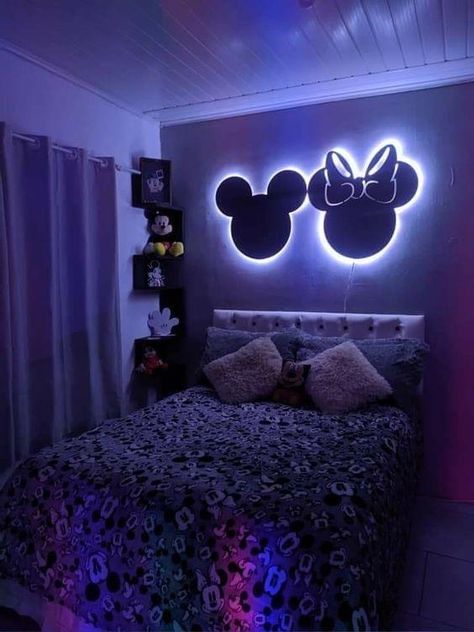 Mickey Mouse Themed Room, Mini Mouse Bedroom Ideas, Adult Disney Bedroom, Mickey Mouse Bedroom Decor, Mickey Mouse Room Decor, Disney Decor Bedroom, Disney Themed Bedrooms, Michey Mouse, Disney House Ideas