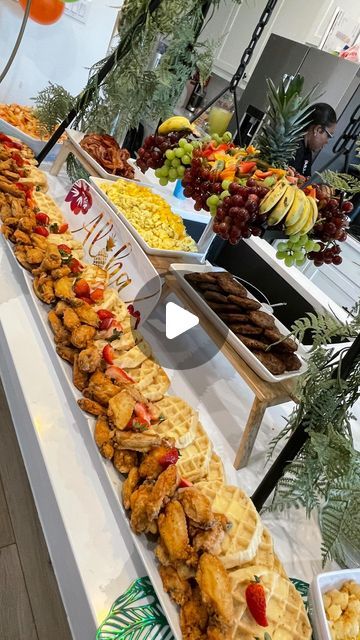 Catering Fruit Display, Fruit For Wedding Reception, Charcuterie Brunch Board Ideas, Fruit Buffet Ideas Display, Catering Set Up Ideas Display, Brunch Set Up Ideas Buffet Tables, Luau Brunch, Buffet Set Up Ideas, Brunch Buffet Tablescape