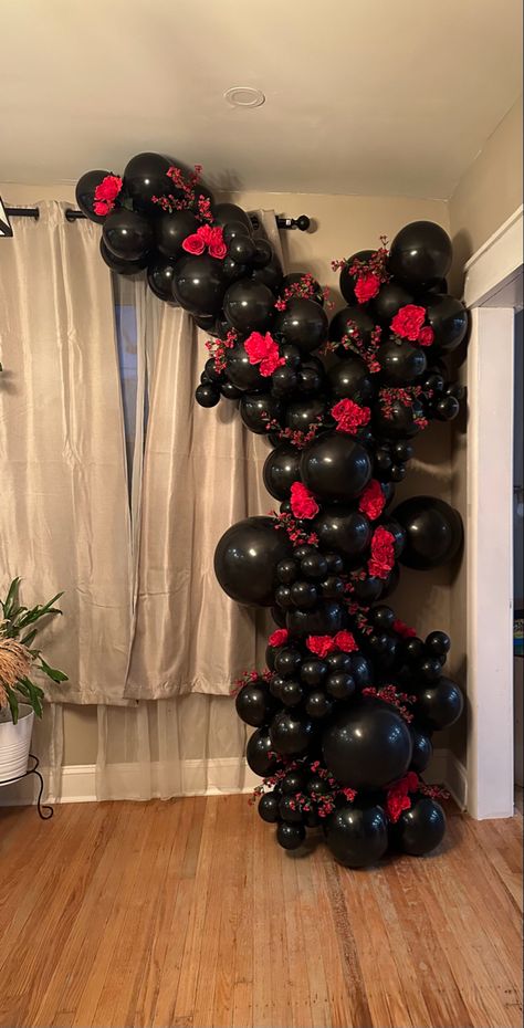 Black Red And White Birthday Decorations, Black Red Balloon Decoration, Red And Black Balloons Birthday Ideas, Sweet 16 Party Ideas Themes Black White Red, Red Black And White Balloon Decor, Red And Black Bday Decorations, Black And Red Decorations Birthday, Red And Black Gothic Party Decor, Vip Theme Party Ideas