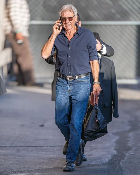 Steve Mcqueen Style, Old Man Fashion, Desi Fashion Casual, Killing It, Harrison Ford, Perfect Jeans, Well Dressed Men, Good Looking Men, Casual Street Style