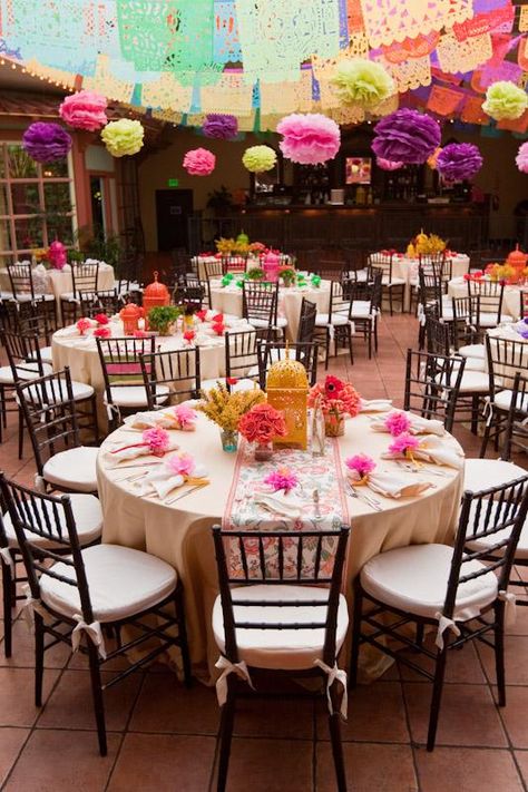 Mexican Themed Weddings, Fiesta Wedding, Mexican Party Theme, Fiesta Theme, Boda Mexicana, Tables And Chairs, Mexican Party, Mexican Wedding, Fiesta Party