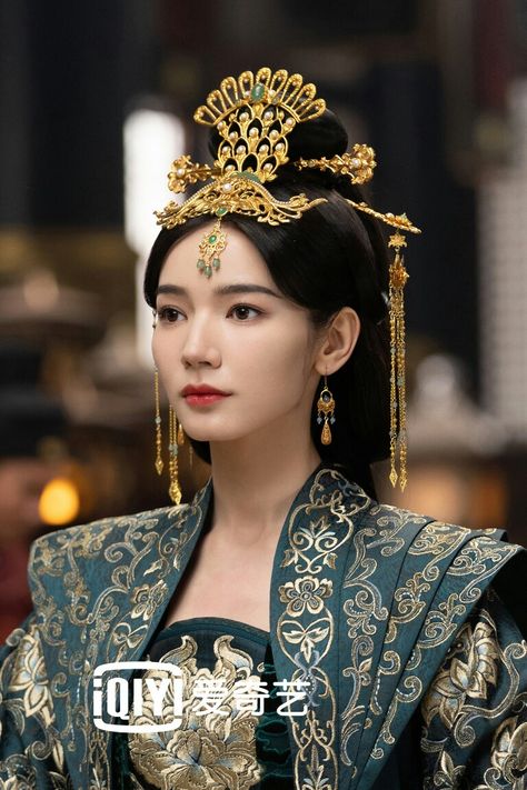 Chinese Hanfu Princesses, Chinese Historical Fashion, Asian Hair Ornaments, Chinese Princess Dress, Chinese Clothing Traditional, Film China, Empress Of China, Hanfu Girl, Chinese Princess