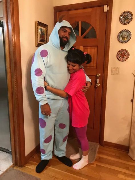 Sully Halloween Costume, Sully Halloween, Sully Costume, Diy Fantasia, Funny Couple Costumes, Cute Couples Costumes, Funny Couple Halloween Costumes, Diy Couples Costumes, Best Couples Costumes