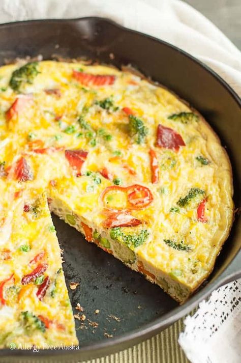 Smoked Salmon Frittata Smoked Salmon Omelette, Paleo Mediterranean, Smoked Salmon Quiche, Fritata Recipe, Salmon Frittata, Smoked Salmon Frittata, Cambridge Diet, Sea Beast, Canned Salmon Recipes