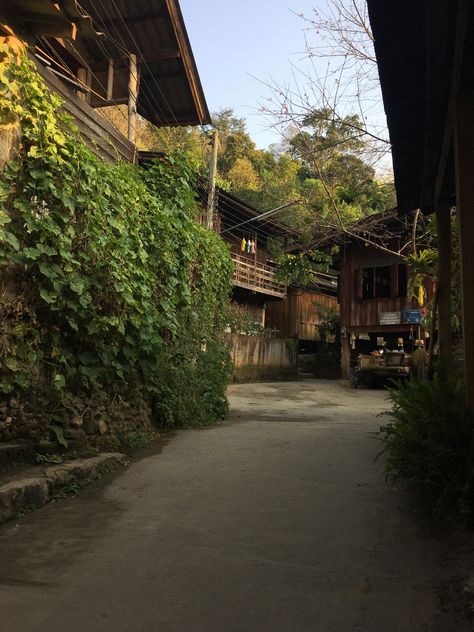 Mae Kampong Village, Chiang Mai Chiang Mai Aesthetic, Chiang Mai Thailand Aesthetic, Chiang Mai Travel, Asian House, Falling Behind, South East Asian, Village Life, Southeast Asian, East Asian