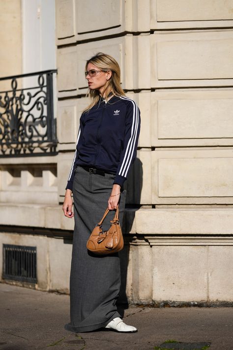 Grey Maxi Skirt Outfit, Gray Skirt Outfit, Pencil Skirt Outfits Casual, Grey Pants Outfit, Grey Long Dress, Long Pencil Skirt, Tailored Skirt, Pencil Skirt Outfits, Street Dress