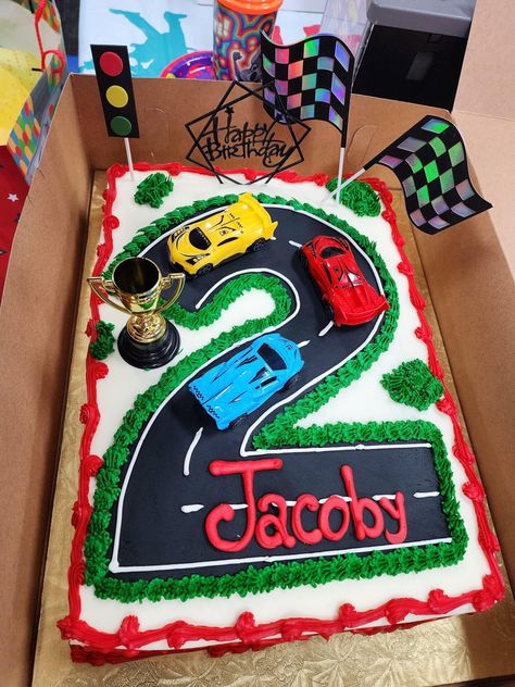 Race Track Cake, Race Car Cakes, Cars Birthday Cake, 6th Birthday Cakes, Hot Wheels Birthday, Hot Wheels Party, Race Car Birthday Party, Race Car Birthday, Car Cake