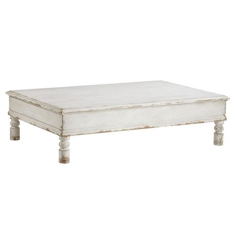 What Size Coffee Table, Diy Coffee Table Ideas, Fabric Coffee Table, Wood Coffee Table With Storage, Unique Coffee Table Design, Shabby Chic Cottage Farmhouse, Classic Furniture Living Room, Relaxing Living Room, Parks Furniture