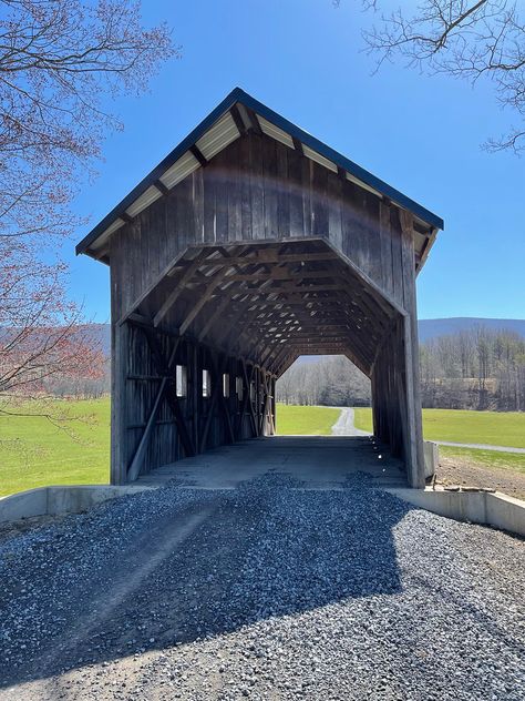 Arizona Farm, Winter Covered Bridges, Covered Bridge Photo, New England Covered Bridges, Vermont Covered Bridges, Park County Indiana Covered Bridges, Peaceful Place, Covered Bridge, Peaceful Places