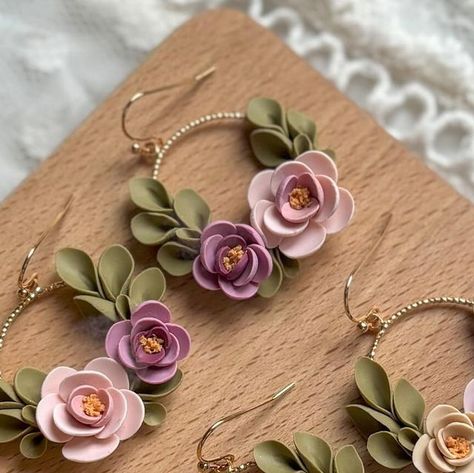 Sarah Jane Lacey on Instagram: "🌸Floral wreaths are coming!!🌸🌸🌸" Handmade Clay Flower Drop Earrings, Dangle Flower Earrings In Polymer Clay, Masc Cottagecore, Floral Hoop Earrings Polymer Clay, Flower-shaped Polymer Clay Earrings, Bridgerton Jewelry, Pink Polymer Clay Flower Earrings, Small Flower Earrings, Diy Earrings Easy