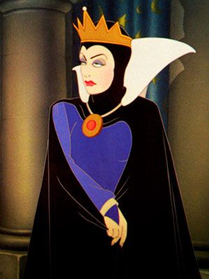 Snow White 1937, Snow White Evil Queen, Evil Stepmother, Evil Queens, The Evil Queen, Funny Disney Memes, Film Disney, Disney Favorites, Pinturas Disney