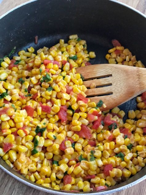 Crisp sweet corn, chopped tomato, cilantro, and lime come together to create the best side dish. Southwestern corn is an easy and healthier side dish to serve alongside Mexican food or for any dinner. Only takes minutes to prepare and it's so yummy! Fajita Sides, Healthy Pizza Sauce, Southwestern Corn, Banana Cookies Healthy, Best Side Dish, Healthy Paleo Recipes, Veggie Noodles, Side Dish Recipes Easy, Easy Side Dish