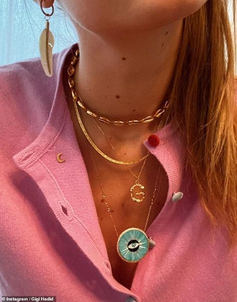 Gigi Style, Girly Jewelry, Clueless, Jewelry Inspo, Gigi Hadid, Pretty Jewellery, Summer Style, Selfies, Necklace Set