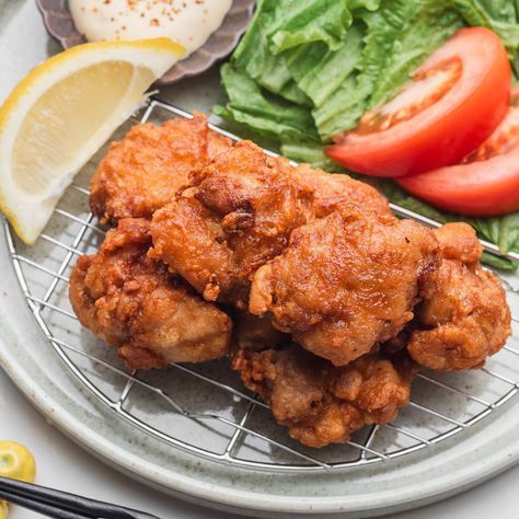 Karaage Chicken Aesthetic, Japanese Fried Chicken Karaage, Chicken Karaage Recipe, Karaage Recipe, Karaage Chicken, Okonomi Kitchen, Chicken Karaage, Japanese Fried Chicken, Fried Chicken Recipes