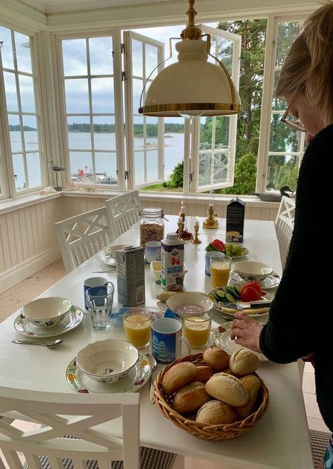 Scandi Home Aesthetic, Scandi Summer House, Scandinavian House Aesthetic, Cottage Summer Aesthetic, Scandi Breakfast, Scandi Beach House, Summer Cottage Aesthetic, Scandinavian Breakfast, Swedish Breakfast