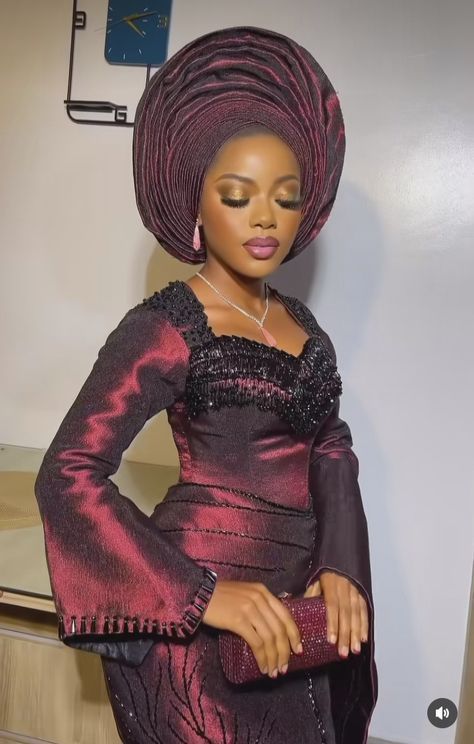 Yoruba Traditional Wedding Attire For Bride, Asooke Yoruba Wedding, Yoruba Bride Traditional Attire, Yoruba Outfit, Yoruba Wedding Dress, Yoruba Attire, Yoruba Traditional Wedding Attire, Nigerian Attire, Yoruba Fashion