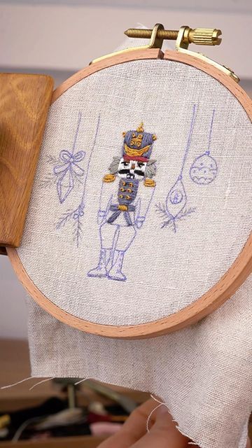 Nutcracker Needlepoint Patterns, Nutcracker Embroidery Pattern, Embroidery Nutcracker, Nutcracker Cross Stitch, Nutcracker Embroidery, Primitive Embroidery Patterns, Nutcracker Pattern, Primitive Embroidery, Embroidery Napkins