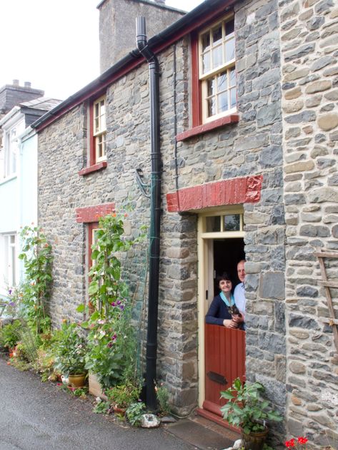 Real home: a traditional Welsh cottage gets a vintage transformation | Real Homes Welsh Cottage Kitchen, Scottish Stone Cottage, Welsh Cottage Interior, Welsh Decor, Wales Cottage, Welsh Traditions, Irish Cottage Interiors, Welsh Heritage, English Cottage Kitchens