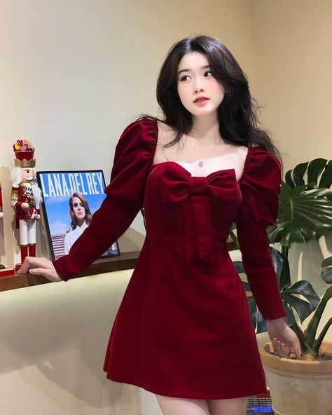 Korean Dress Elegant Short, Korean Red Dress, Korean Girl Fashion Dress, Korean Fashion Dress Party, Korean Dress Elegant, Sparkly Party Dresses, Red Colour Dress, Party Dress Inspiration, Cute Red Dresses