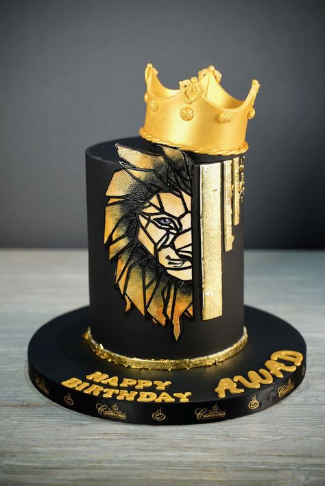 Masculine Wedding, Cake For Men, Lion Cake, Cake Design For Men, Lion King Cakes, Crown Cake, King Birthday, Birthday Cakes For Men, Cool Wedding Cakes