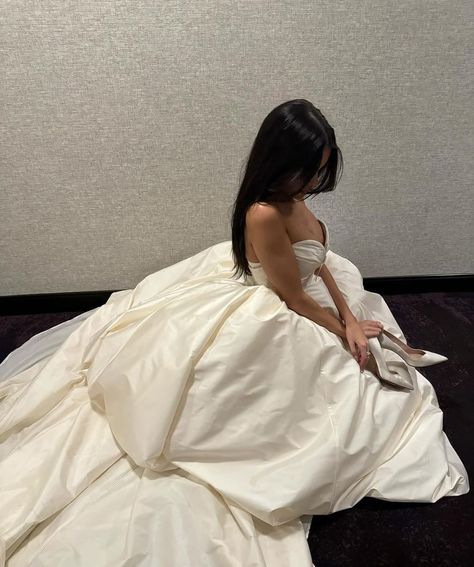 Madison Beer Instagram, Madison Beer Style, Beer Icon, Beer Wedding, Madison Beer, Red Carpet Dresses, Pop Music, Music Awards, Celebrity Style