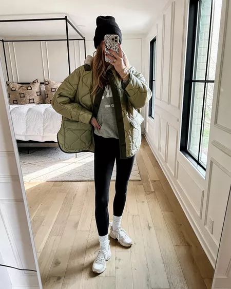 Aiden Hoodie University Paris curated on LTK Oversized Green Jacket, Veja Sneakers Outfit, Oversized Jacket Outfit, Athleisure Outfits Winter, Quilted Jacket Outfit, Green Jacket Outfit, Chic Winter Outfit, Winter Jacket Outfits, Veja Esplar