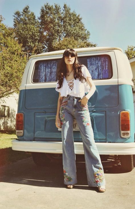 stormcalysta: Flower Child (by Storm Calysta) Bus Girl, Estilo Hipster, 70s Inspired Fashion, 70s Outfits, 70’s Fashion, Vw Porsche, Vw T1, Vw Van, 1970s Fashion